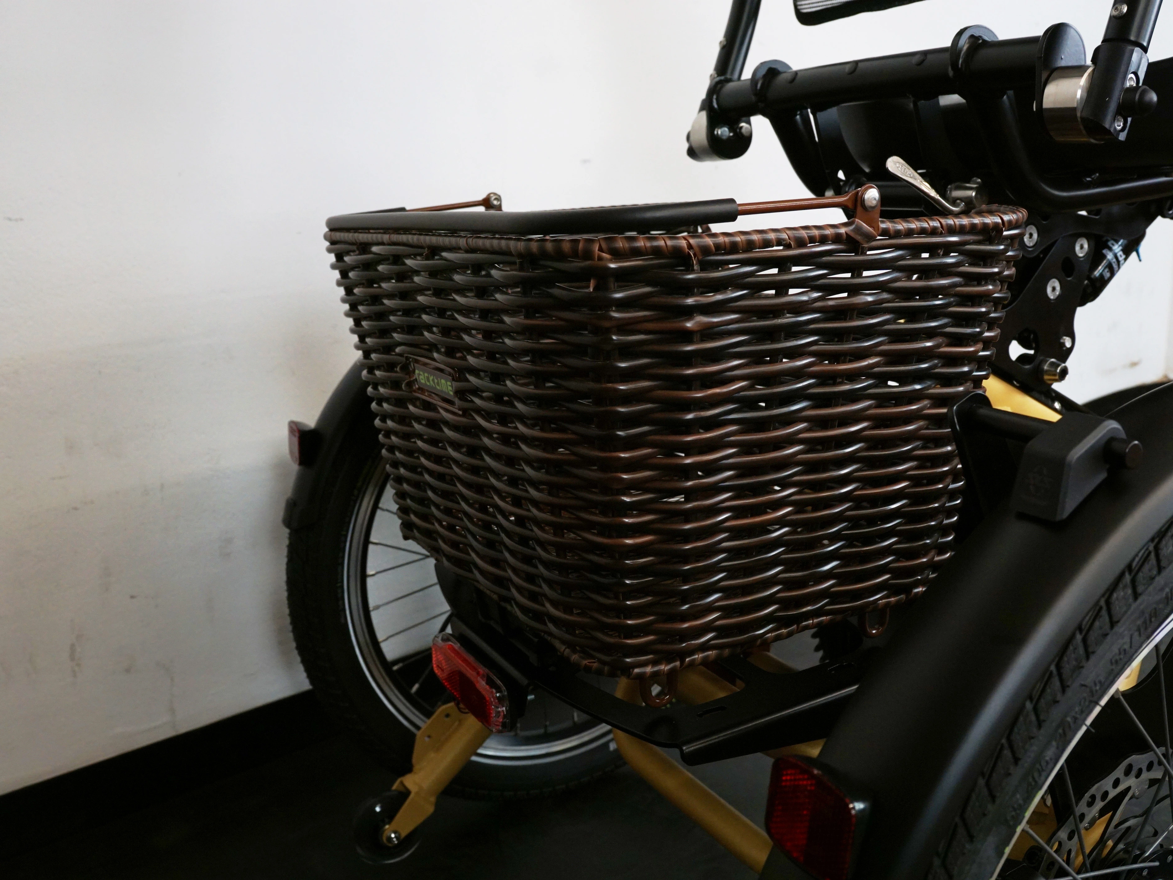 pfautec-movi-cx-weidenkorb-hinten