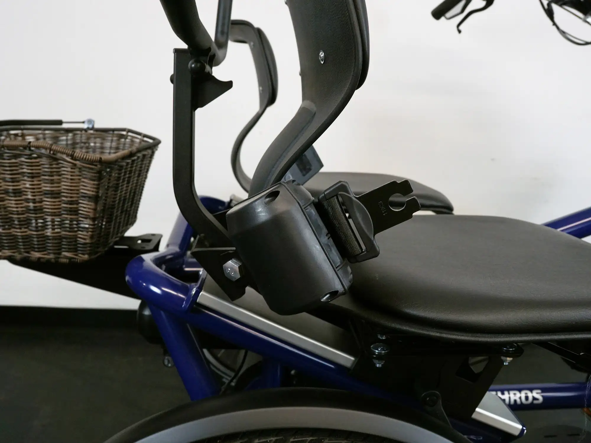 Beifahrersitz mit Anschnaller/ Gurtsystem