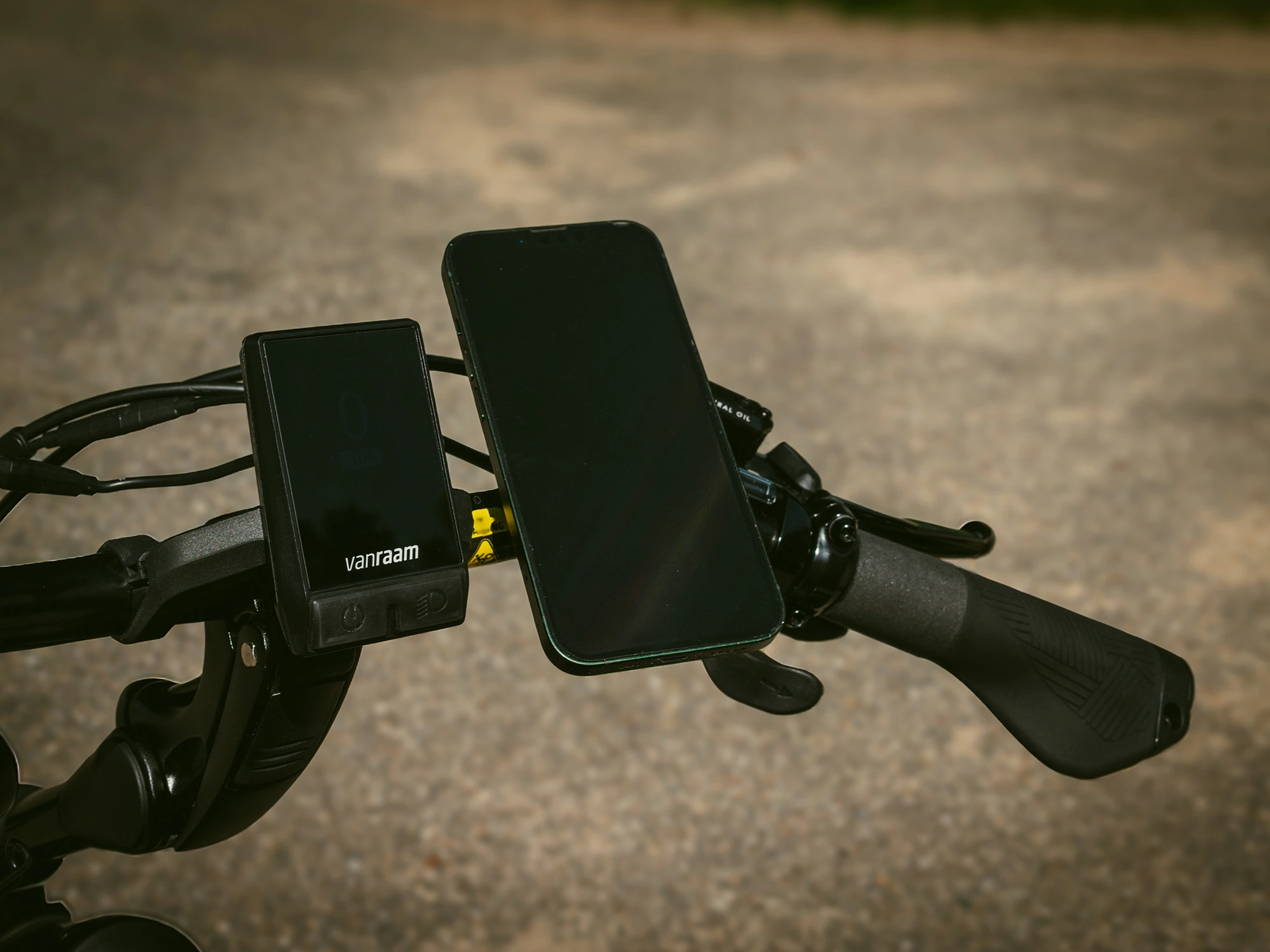 vanraam-easy-rider-explore-display-und-handyhalterung