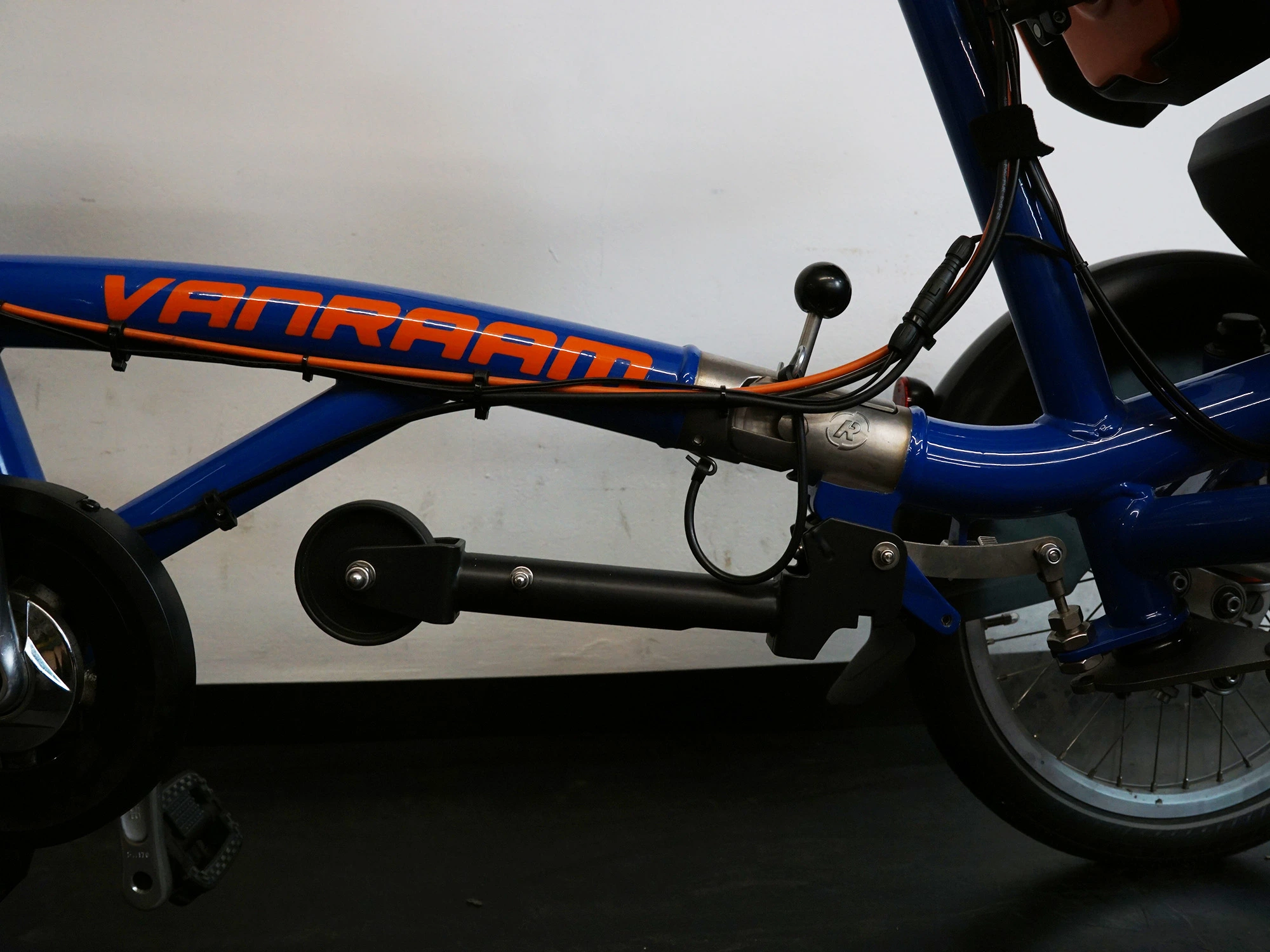 teilbarer Rahmen mit Logo von van Raam