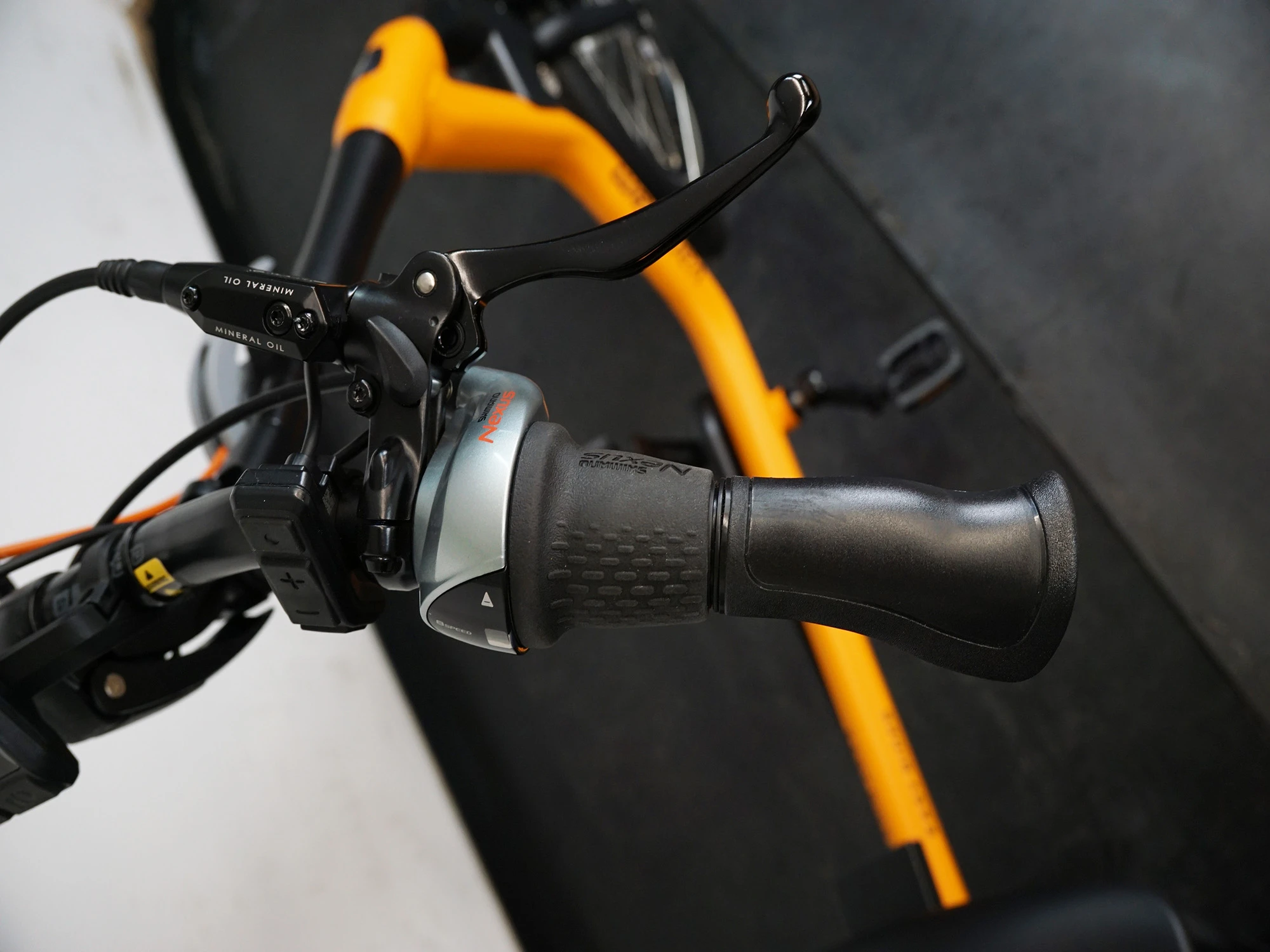 Schaltung am Griff vom Dreirad